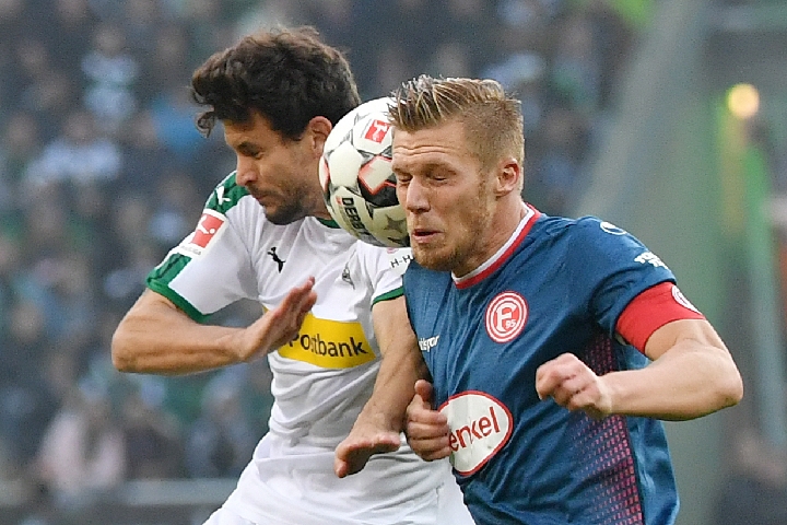 逐步推进更 逐步推进更